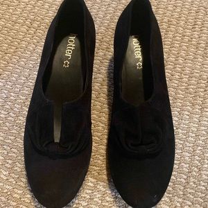 Hotter Black Suede low heel dress shoe, size 9 1/2 US